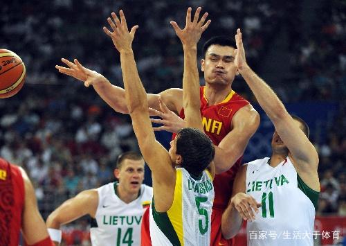 曼联签新中场恐突破1亿转会费大关！曝巨头考察左闸，被誉为德国坎塞洛