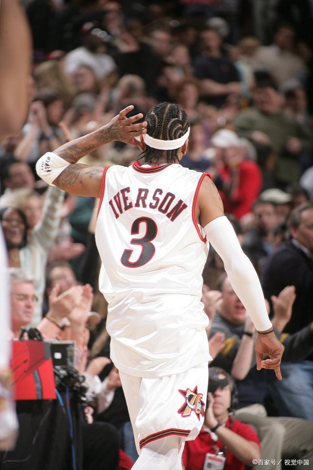 皇马一战3红6黄！金哨详解争议判罚：2红没问题，输球别怪裁判