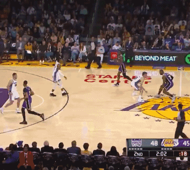 雪上飞驰，心向苍穹——滑雪运动的激情与蜕变