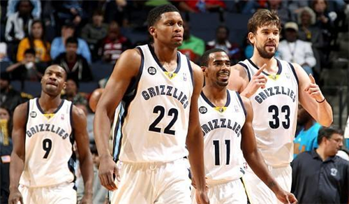 里弗斯：字母哥正在接受核磁共振检查，不认为他是跟腱受伤