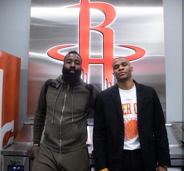 NBA球员数据榜：东契奇得分领先,