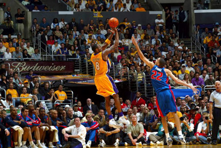 库尔图瓦揭示阿隆索与皇马更衣室的真实关系