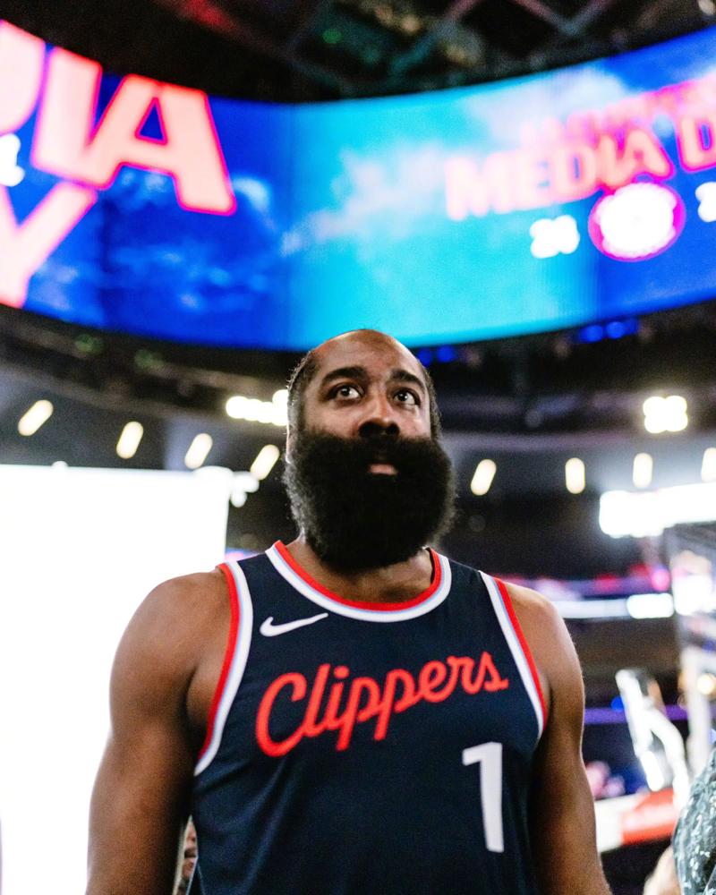 周末与凯塞多的对位？赖斯：我们是不同位置，我对他充满敬意