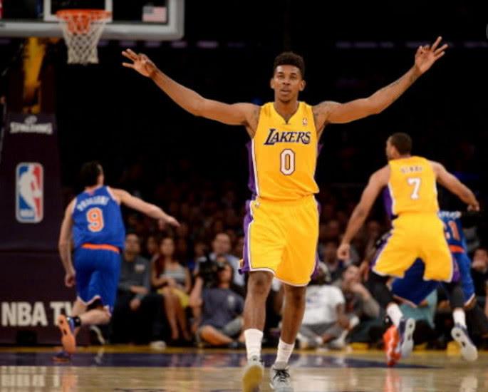 两球一助+解锁职业生涯400助，梅西：让我们继续前进