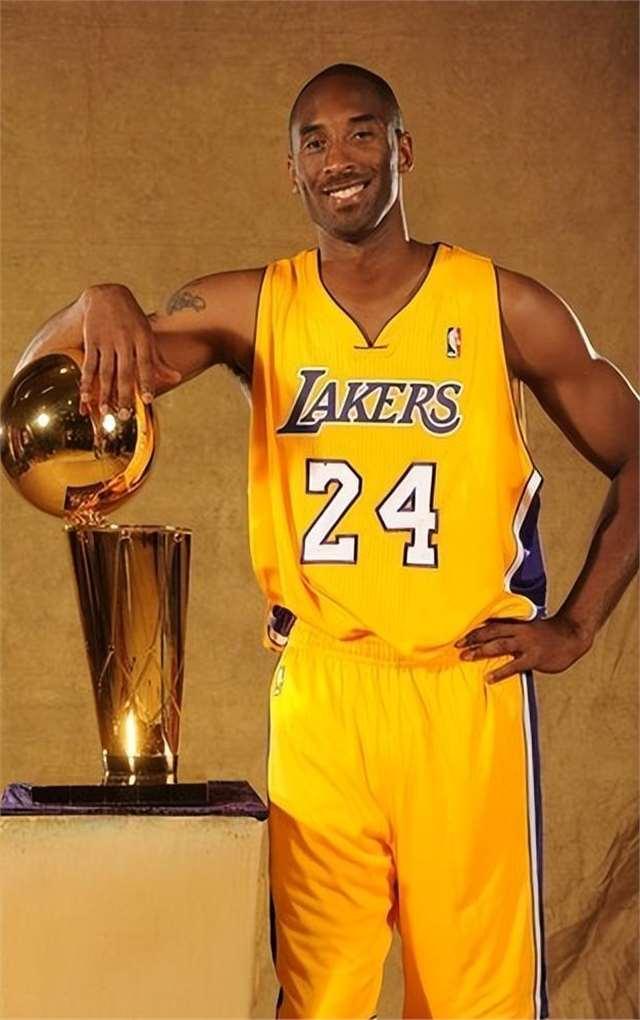 弗里克：佩德里只是有点累；德容生病了所以我们让他回家休息